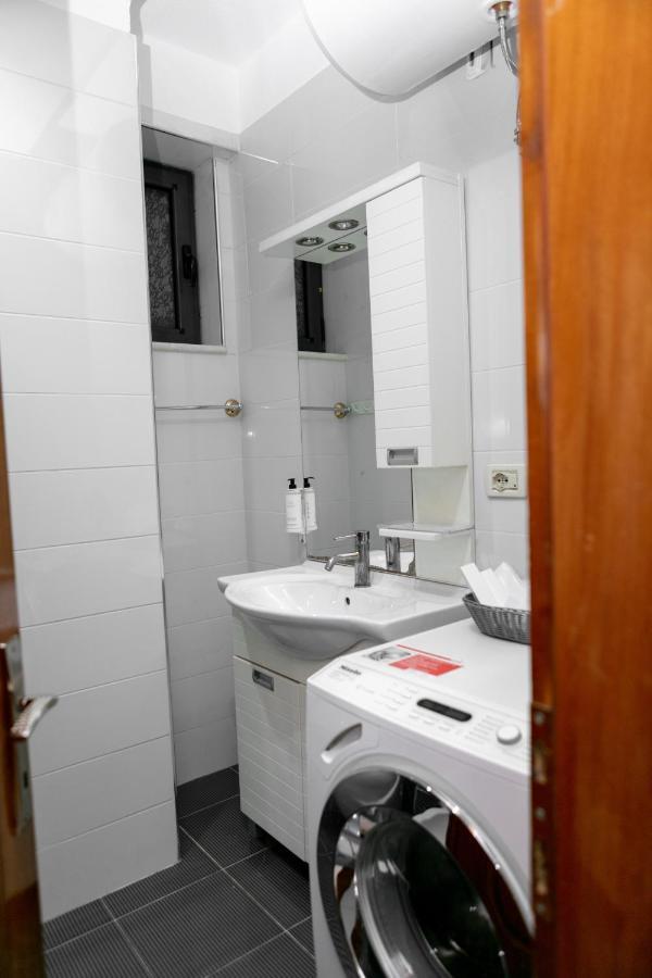 Spacious City Paradise - 3Br Apt In The Heart Of ティラナ エクステリア 写真