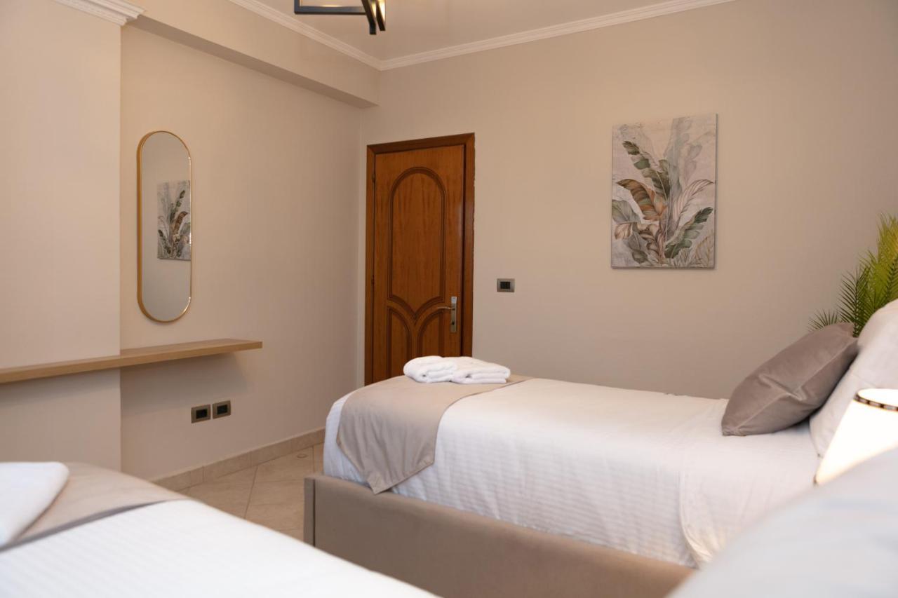 Spacious City Paradise - 3Br Apt In The Heart Of ティラナ エクステリア 写真